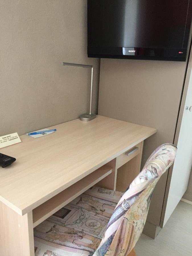 Auberge Du Calvaire ปงต์ชาโต ภายนอก รูปภาพ