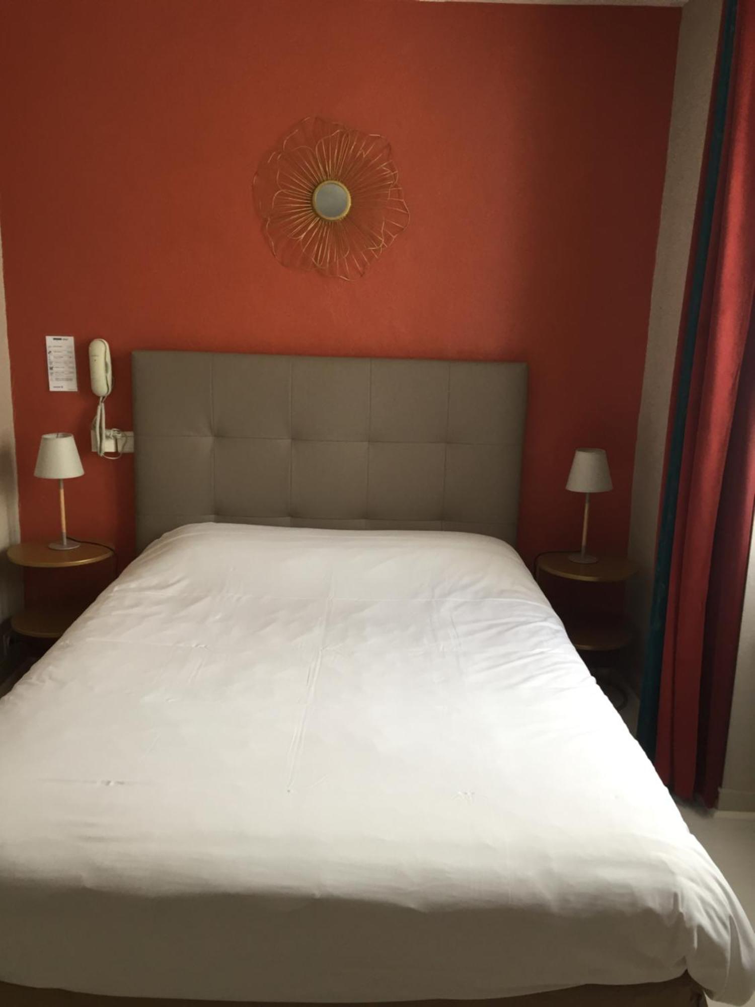 Auberge Du Calvaire ปงต์ชาโต ภายนอก รูปภาพ