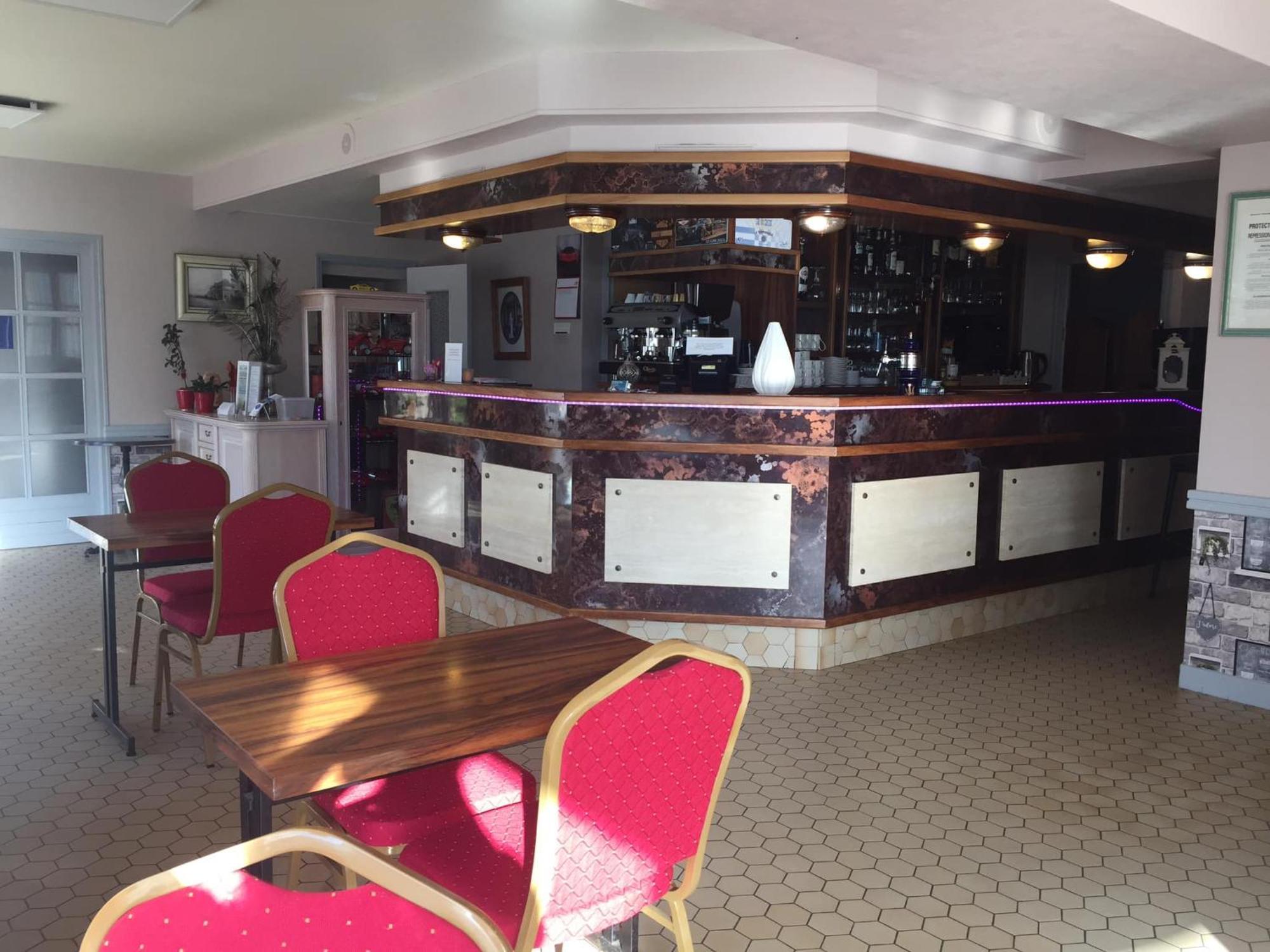 Auberge Du Calvaire ปงต์ชาโต ภายนอก รูปภาพ