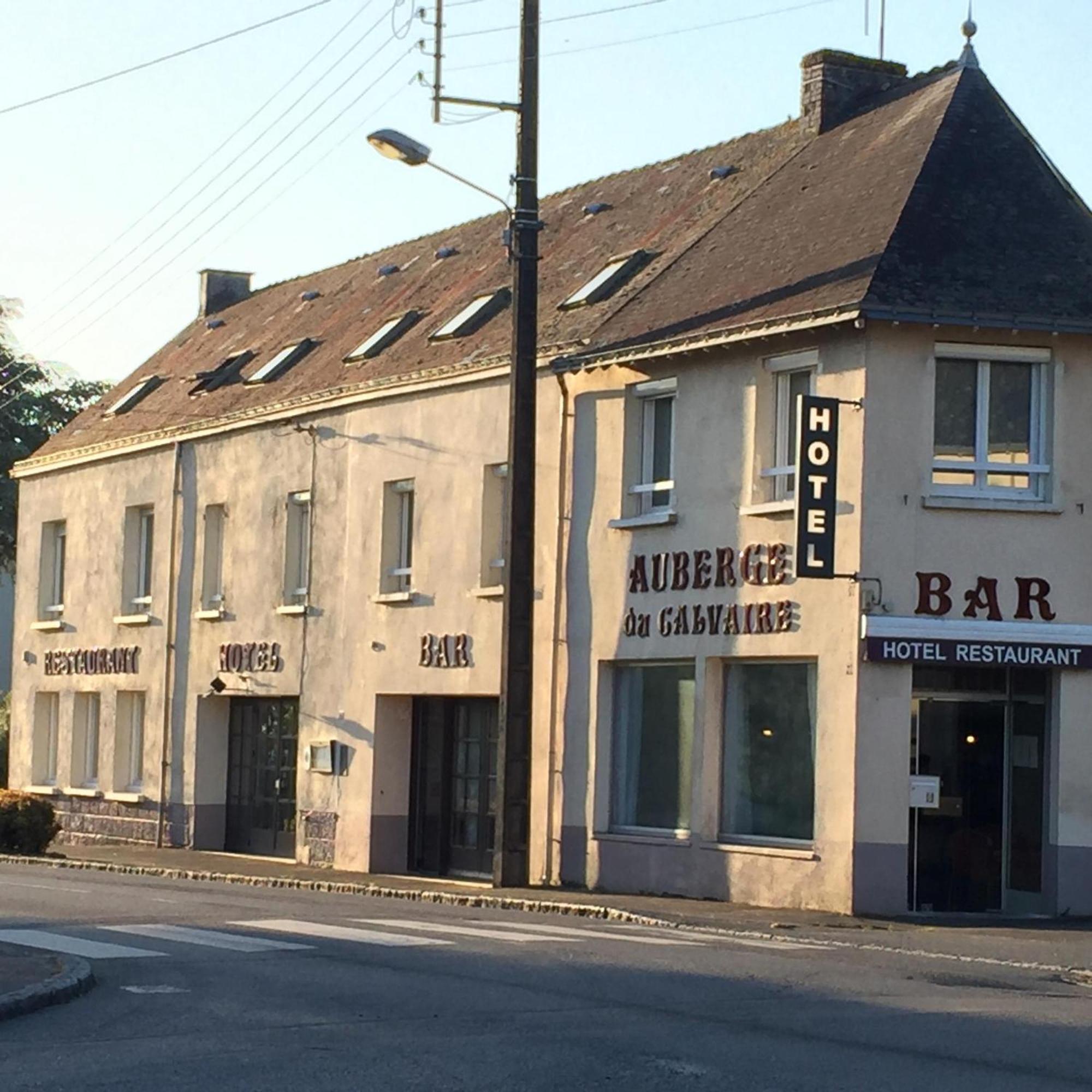 Auberge Du Calvaire ปงต์ชาโต ภายนอก รูปภาพ