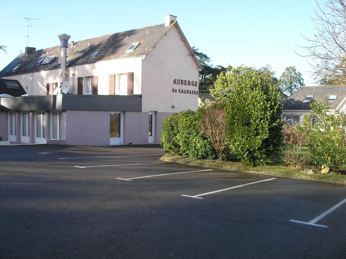 Auberge Du Calvaire ปงต์ชาโต ภายนอก รูปภาพ