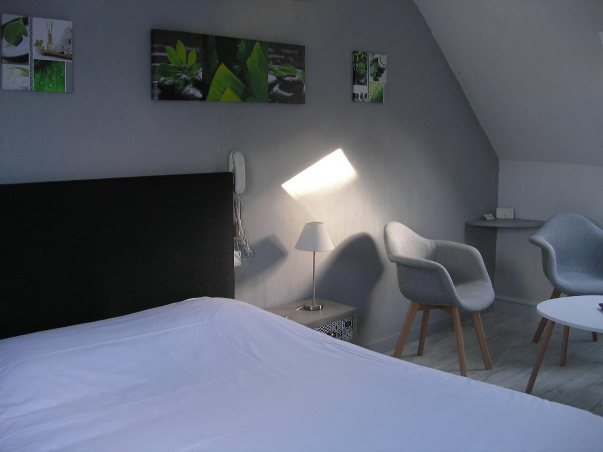Auberge Du Calvaire ปงต์ชาโต ภายนอก รูปภาพ
